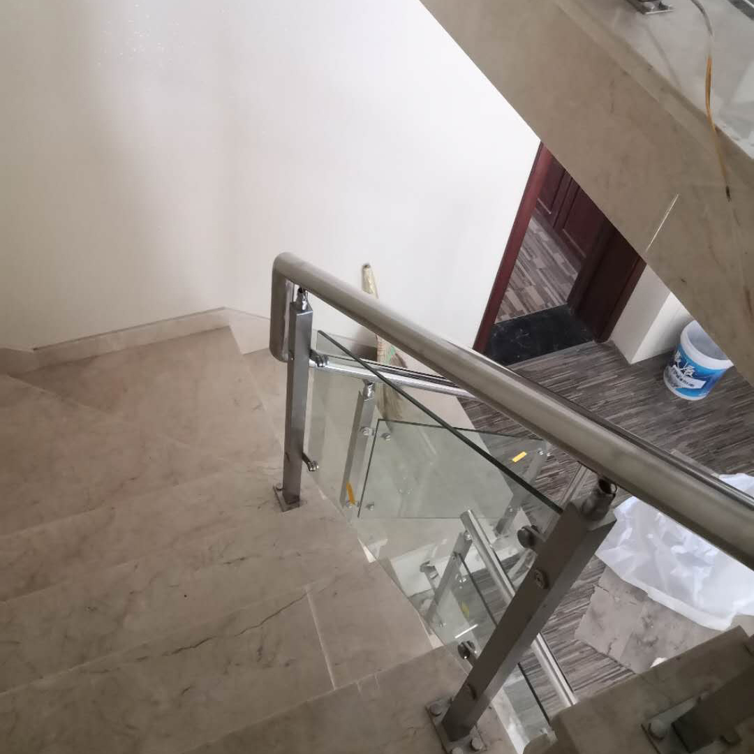 开发区金马路宾馆楼梯扶手