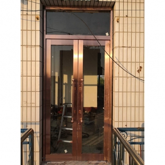 营城子装修公司办公室门